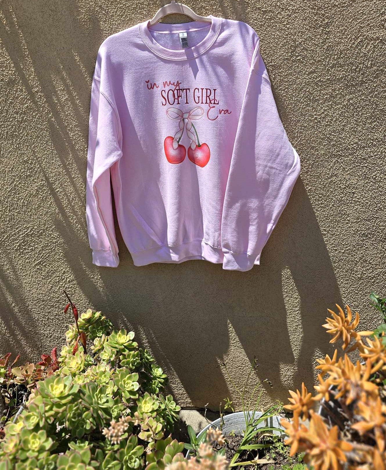 SOFT GIRL ERA PULLOVER