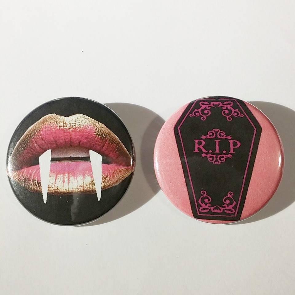 GOLD RIP Vampire Lips