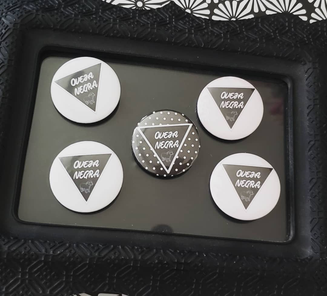 OVEJA NEGRA! Black Sheep Pin Button 1.5"