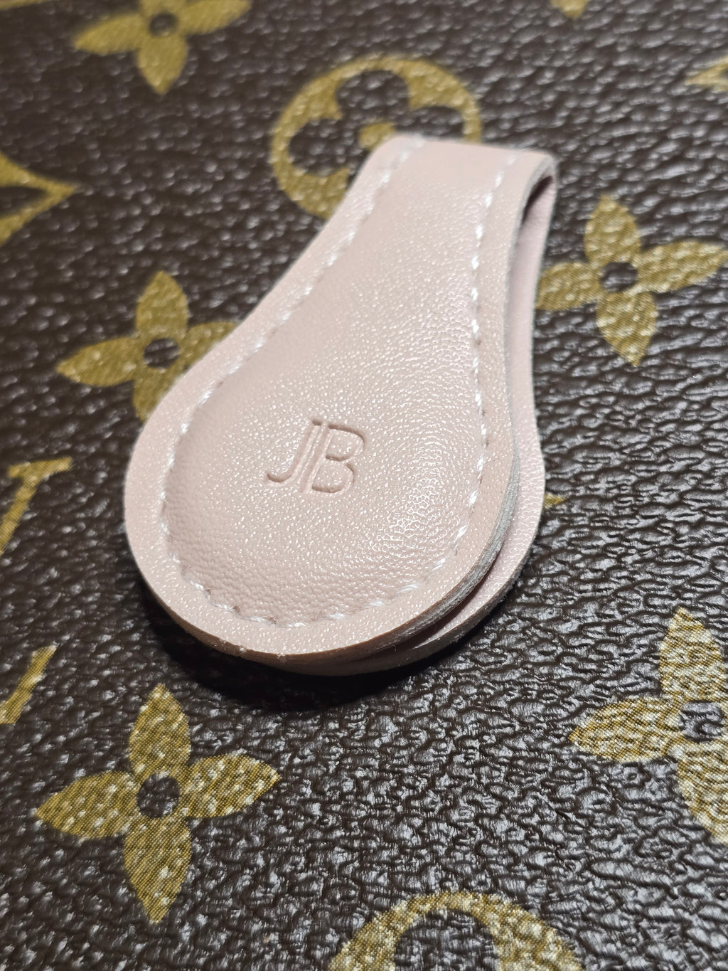 JEAN'S AD FOR 8 MAGNETIC BOOKMARKS