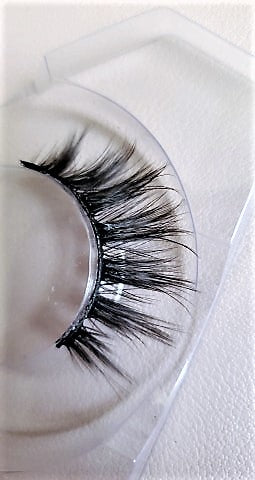 "Diamond Girl" Wispy 3D Cruelty Free Lashes