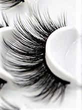 Load image into Gallery viewer, &quot;Diamond Girl&quot; Wispy 3D Cruelty Free Lashes
