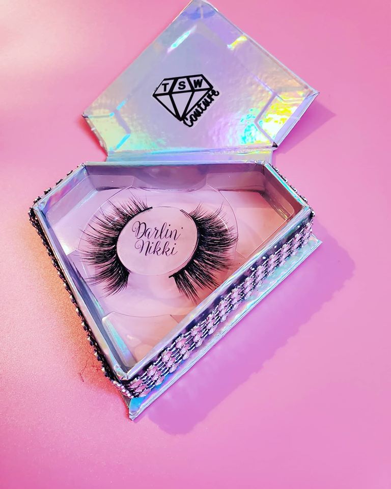 "Darlin' Nikki" Wispy 6D Cruelty Free Lashes
