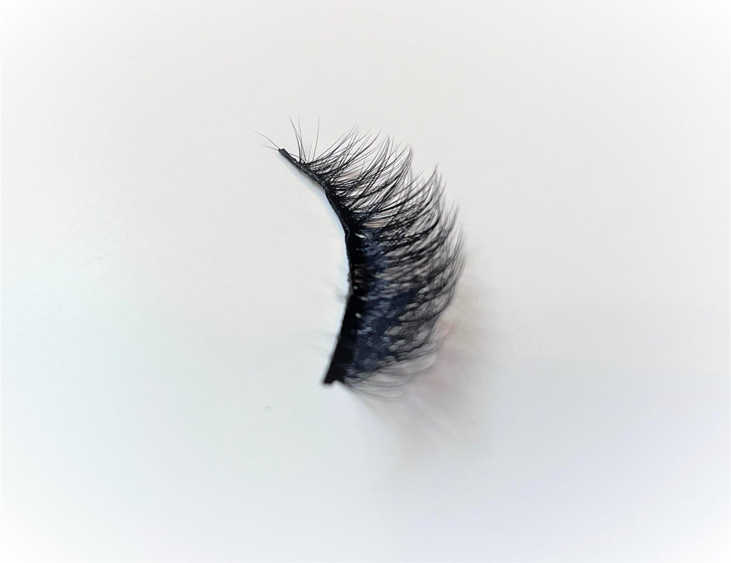 "Queen Bee" Wispy 3D Cruelty Free Lashes Cat Eye