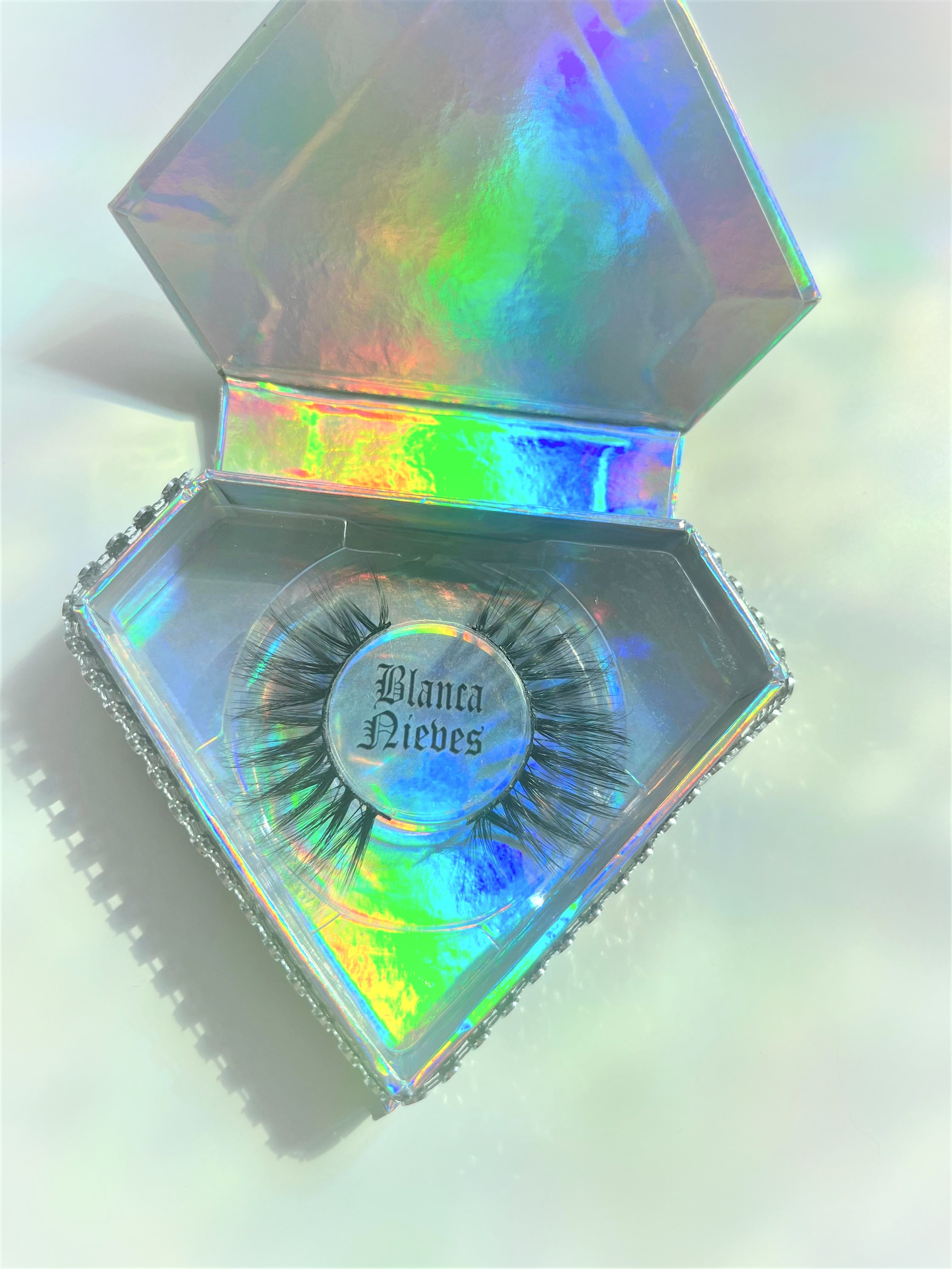 "Blanca Nieves" Wispy 3D Cruelty Free Lashes
