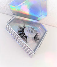 Load image into Gallery viewer, &quot;VIP&quot; Wispy 3D Cruelty Free Lashes

