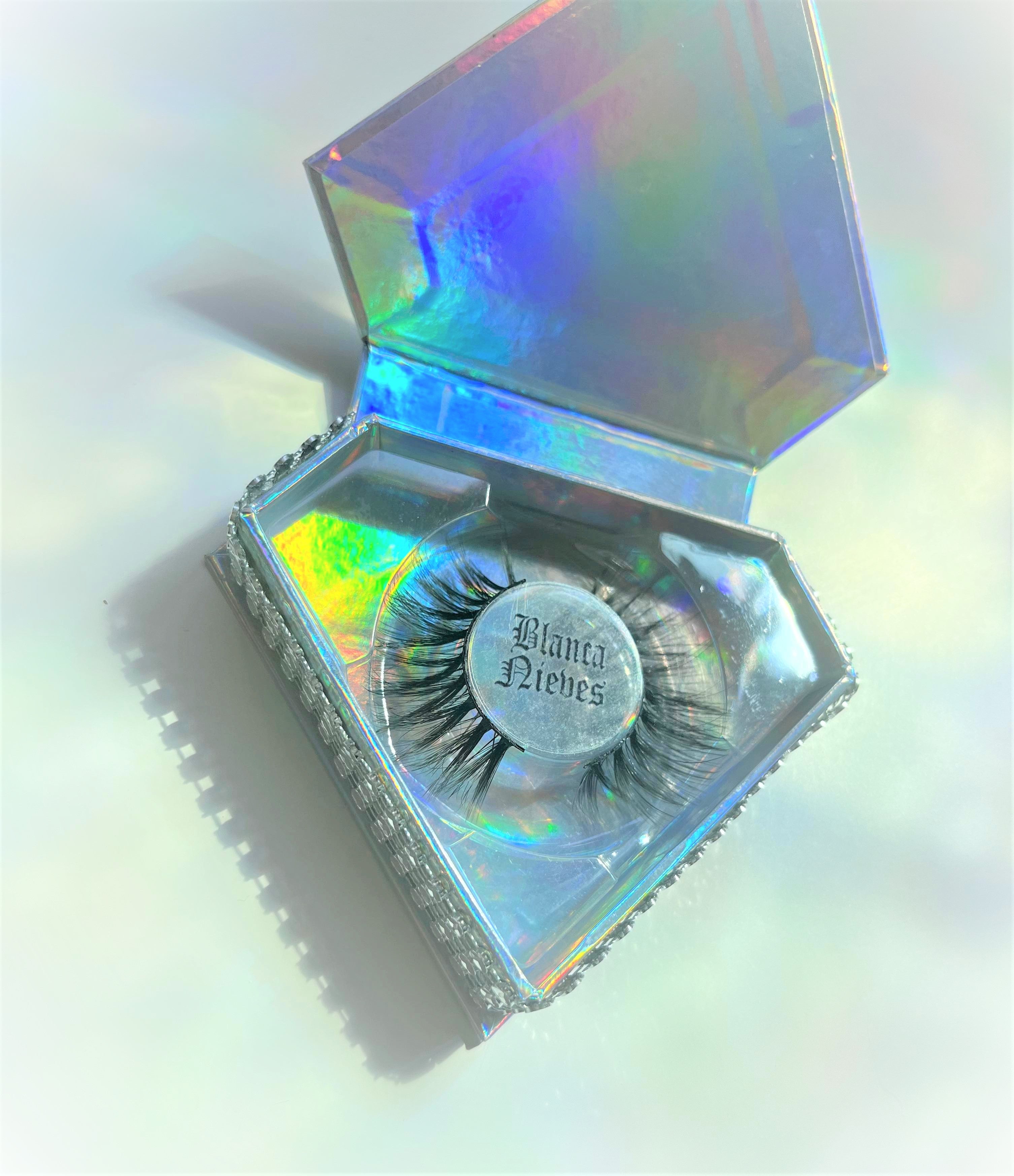 "Blanca Nieves" Wispy 3D Cruelty Free Lashes