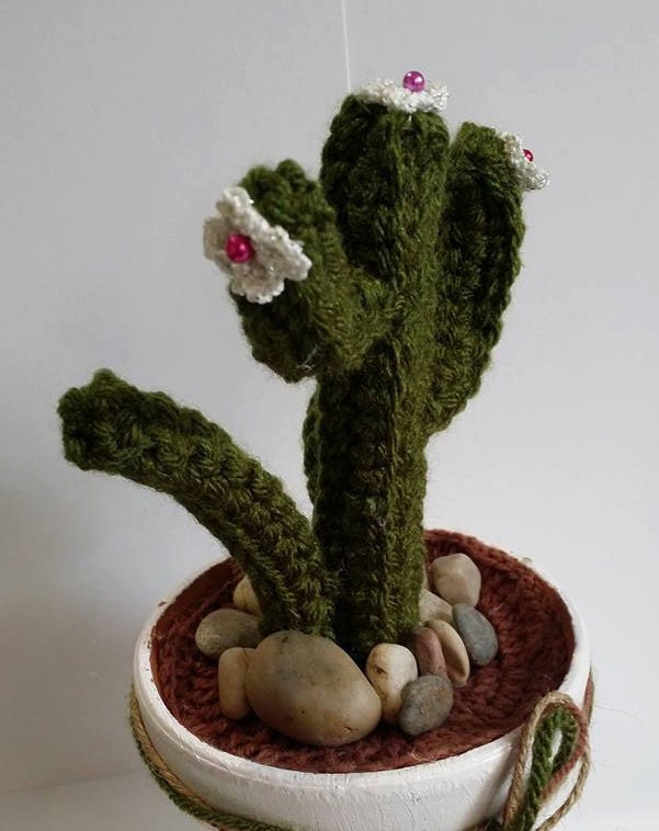MEXBUDDIES Cactus with flower Hand knitted Green yarn cactus