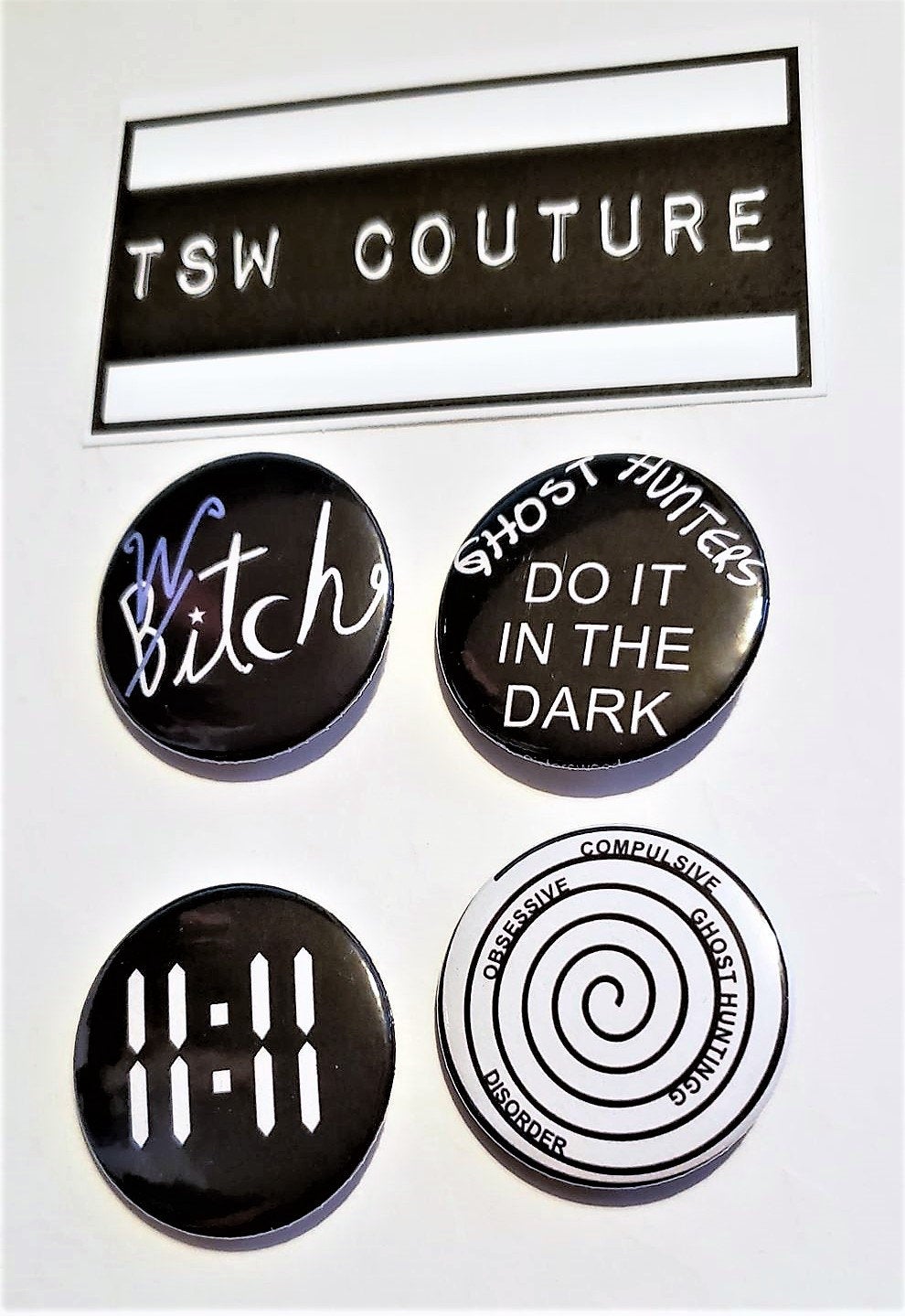 DARK SET 4 PINS Buttons 1.5"