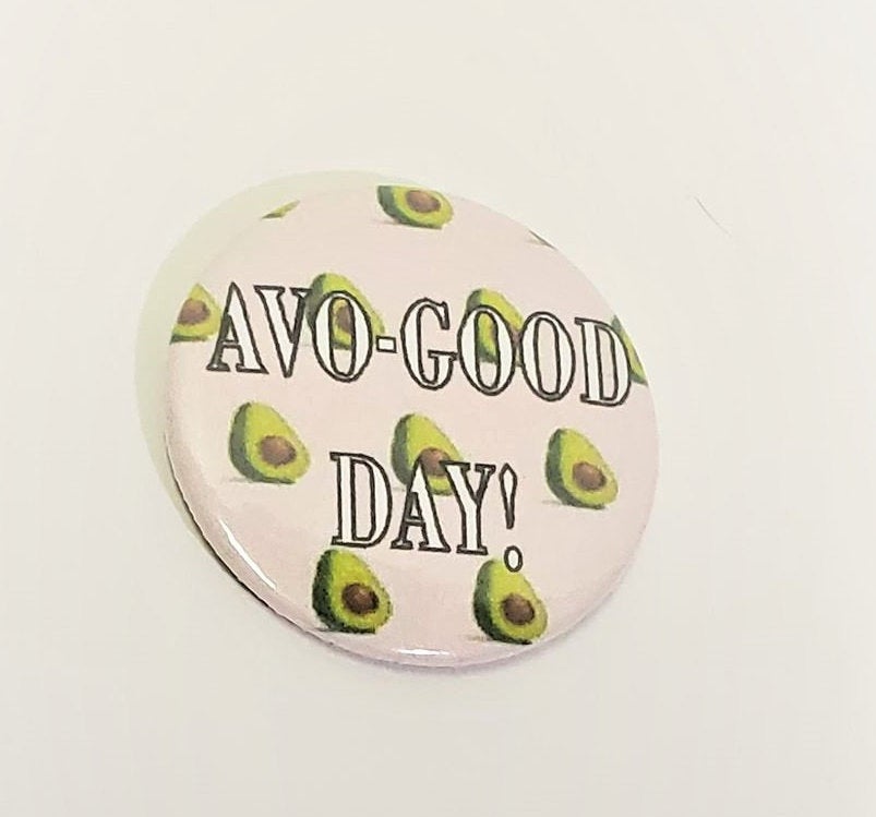AVOCADO PIN BUTTON