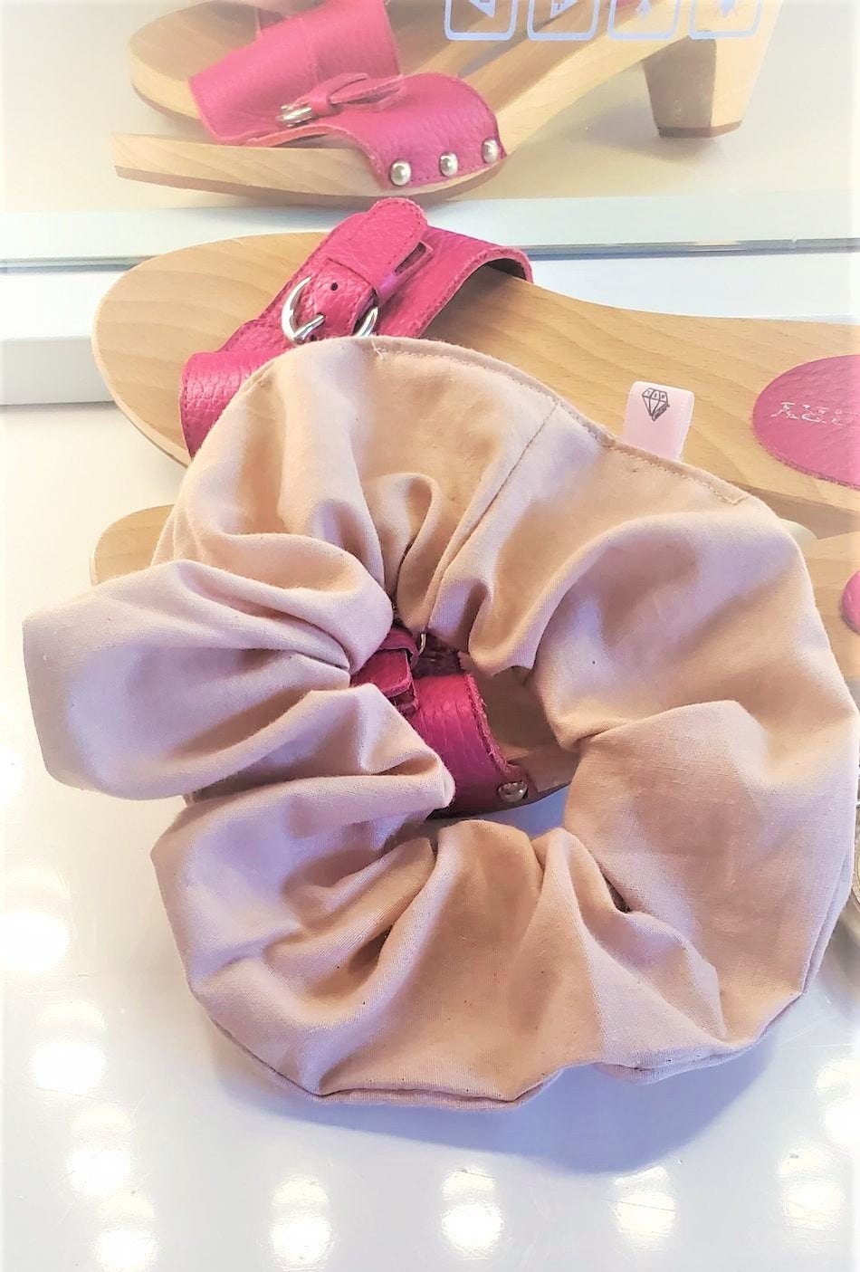 BEIGE SCRUNCHY SHORT