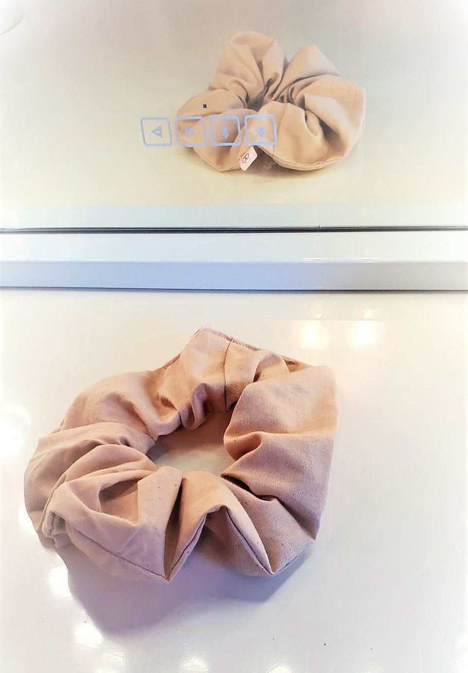 BEIGE SCRUNCHY SHORT