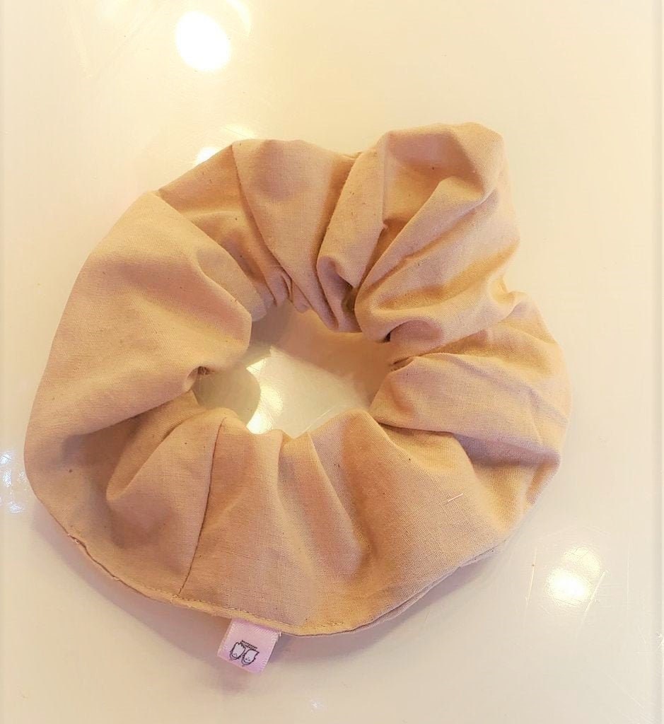 BEIGE SCRUNCHY SHORT