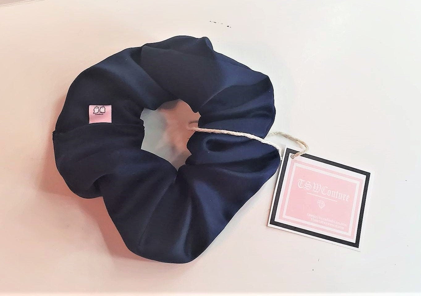 FEELING BLUE SCRUNCHY SHORT