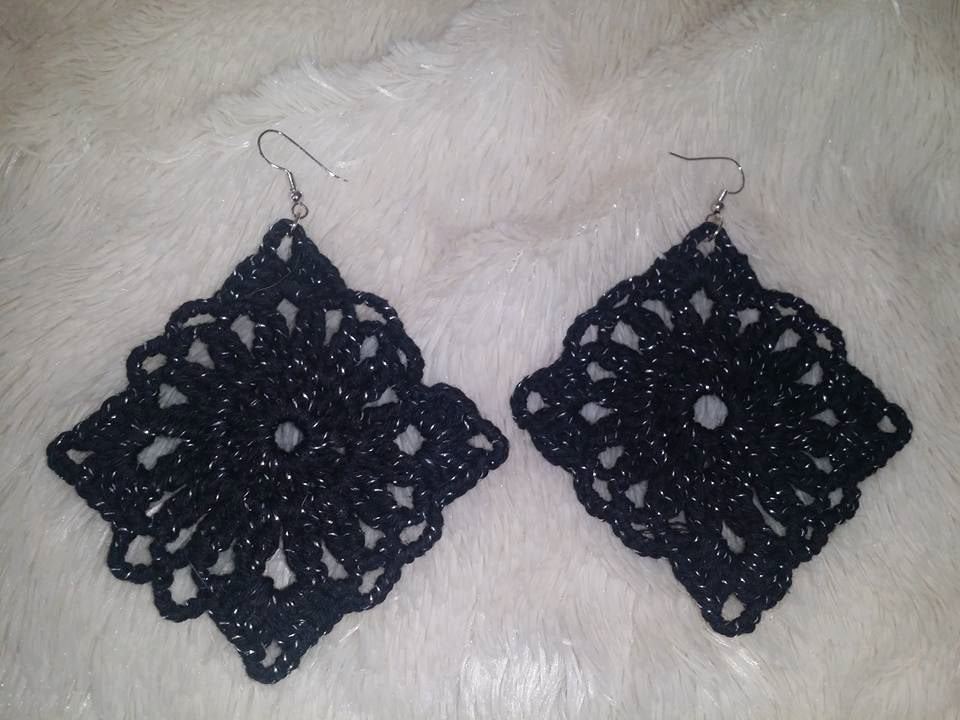 1 Pair Black Glitter CROCHET SQUARE HOOP Earrings Hand made Yarn earrings