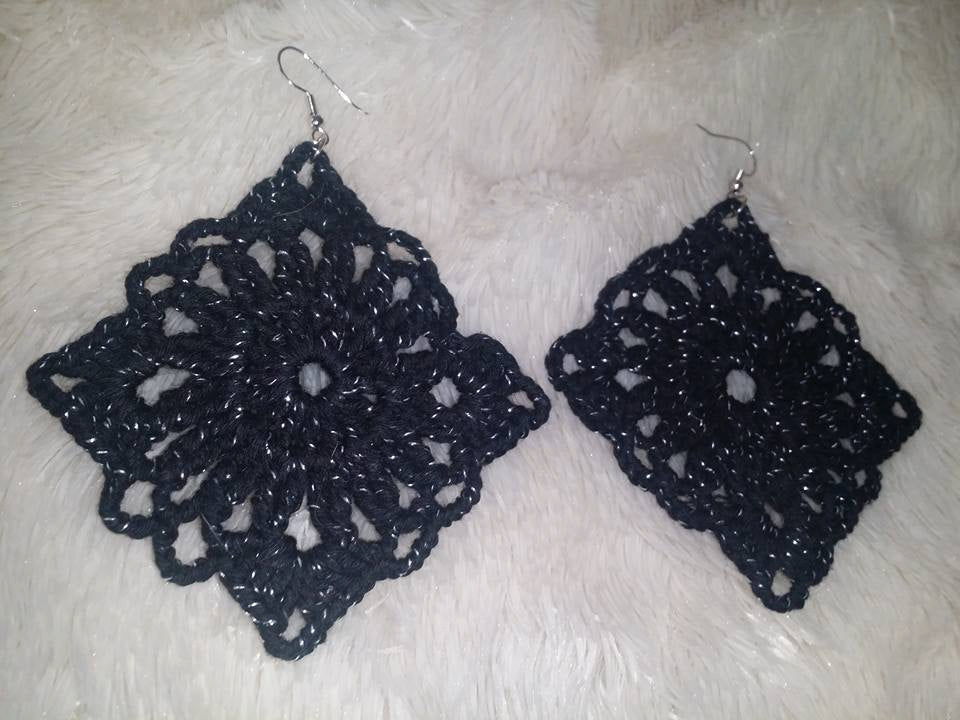1 Pair Black Glitter CROCHET SQUARE HOOP Earrings Hand made Yarn earrings